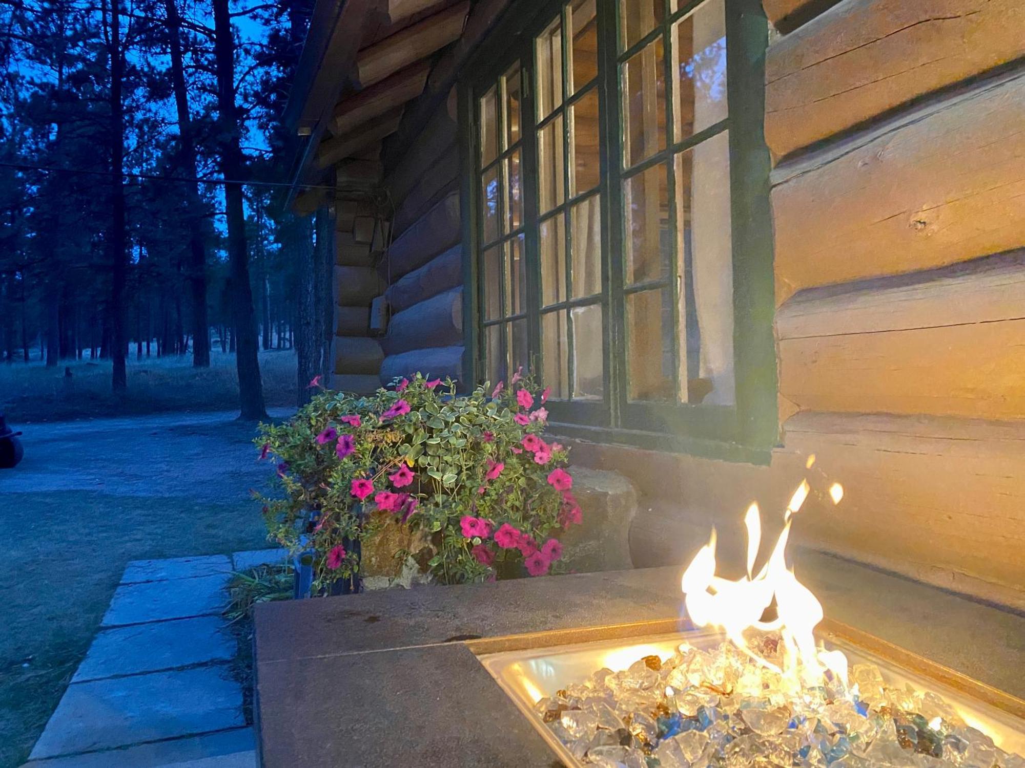 Historic Log Cabin #14 At Horse Creek Resort Rapid Stadt Exterior foto